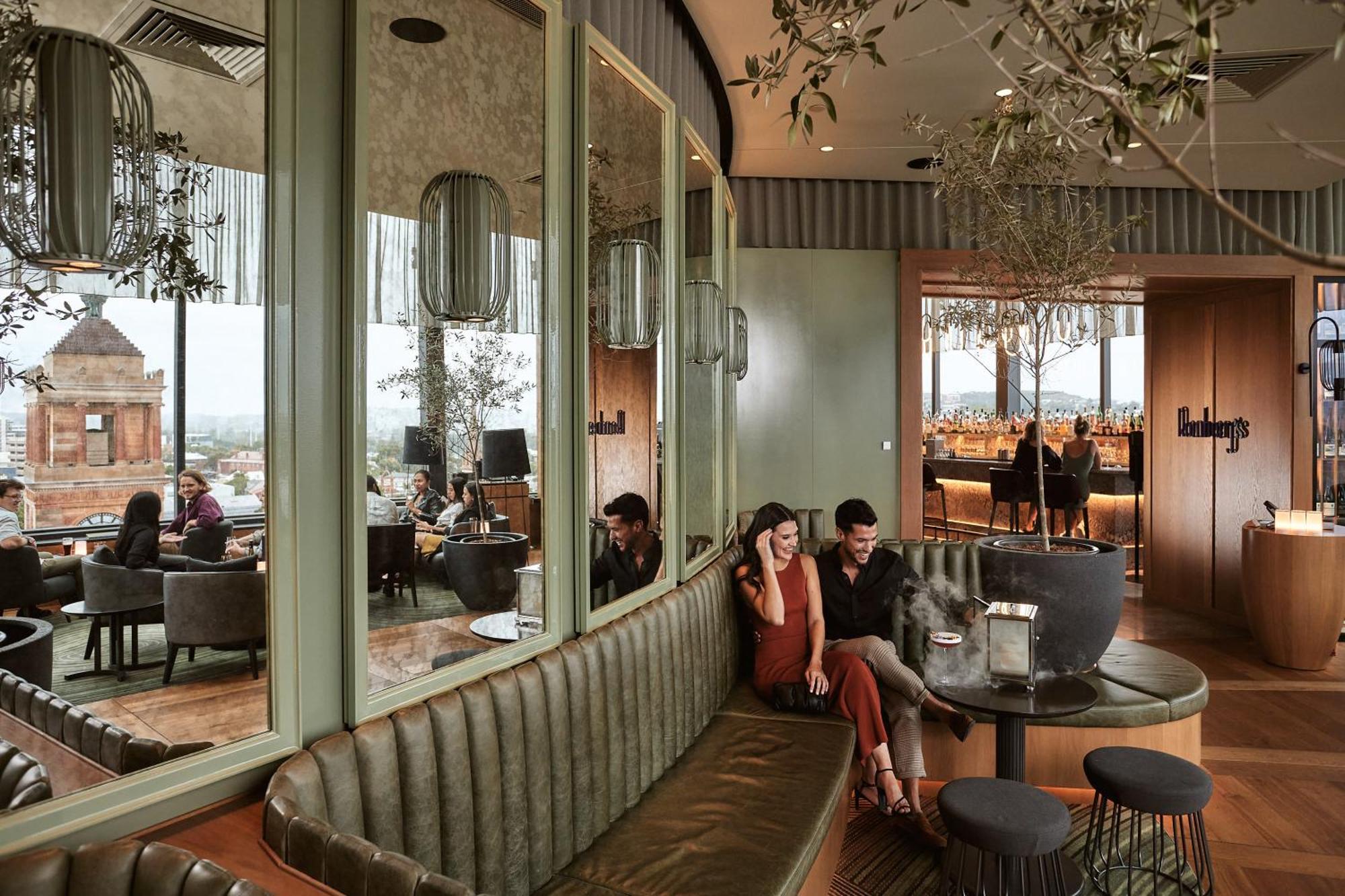 فندق Crystalbrook Kingsley نيو كاسل المظهر الخارجي الصورة The interior of the lounge