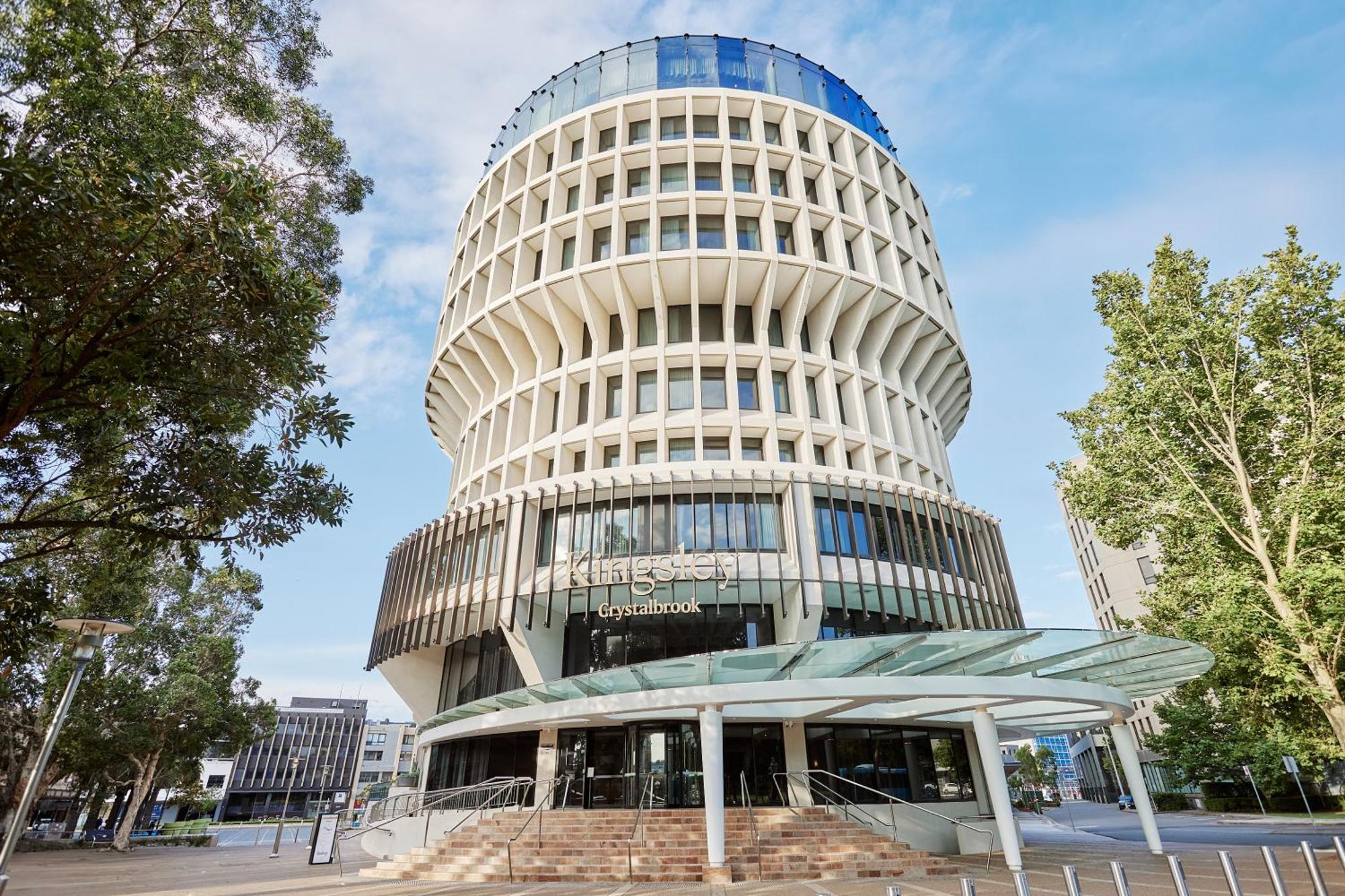 فندق Crystalbrook Kingsley نيو كاسل المظهر الخارجي الصورة The Bob Hawke Building, the home of the University of Western Australia's Business School